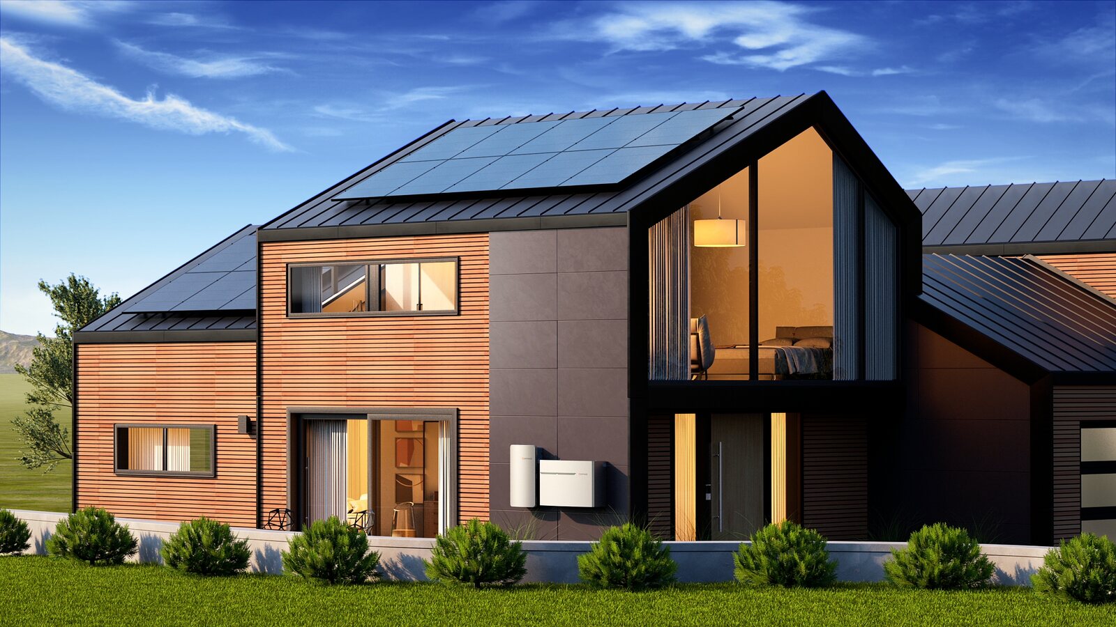 Woning met zonnepanelen en een Enphase thuisbatterij aan de gevel